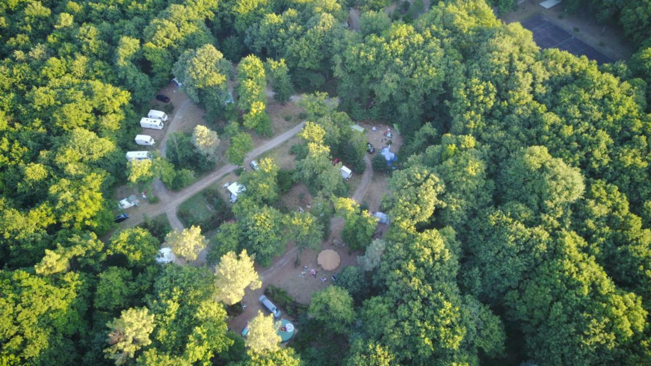 Camping Bois De St Hilaire Chalandray 외부 사진