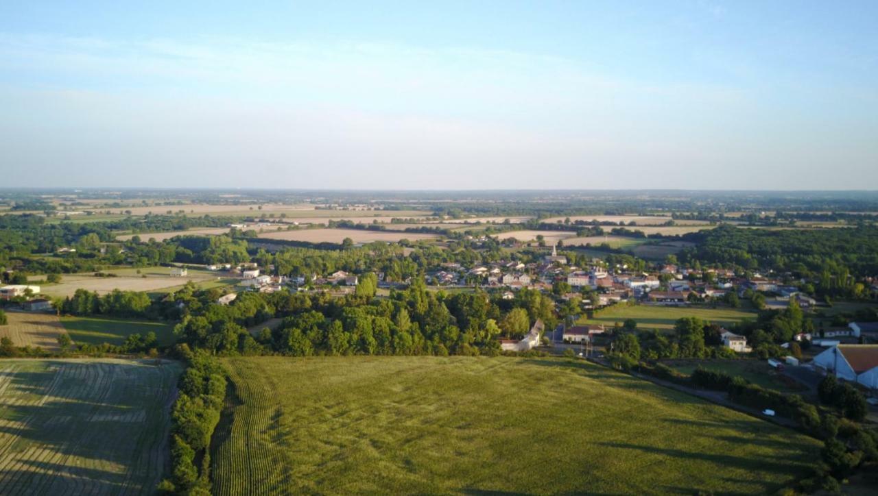 Camping Bois De St Hilaire Chalandray 외부 사진